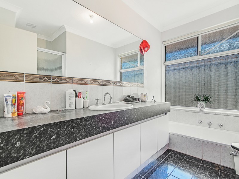 55 Flowerwood Way, Huntingdale WA 6110