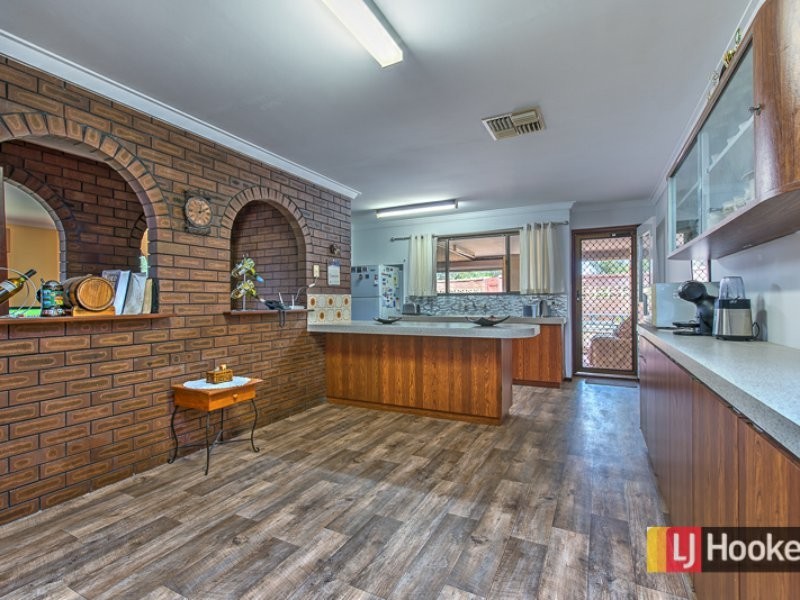 26 Grenadier Drive, Thornlie WA 6108