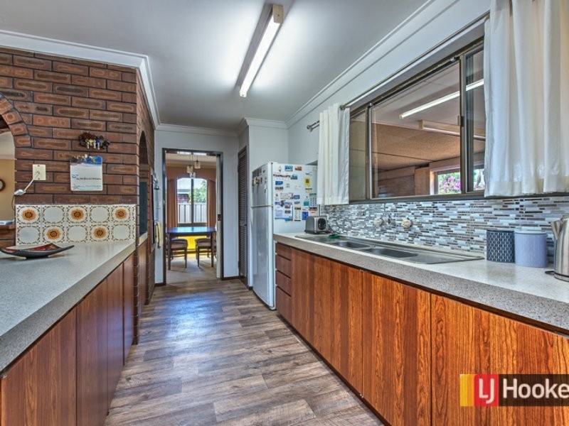 26 Grenadier Drive, Thornlie WA 6108