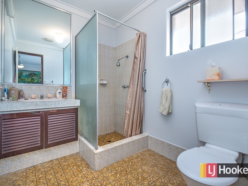 26 Grenadier Drive, Thornlie WA 6108