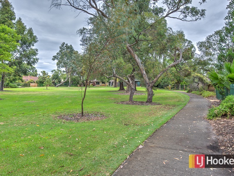 26 Grenadier Drive, Thornlie WA 6108