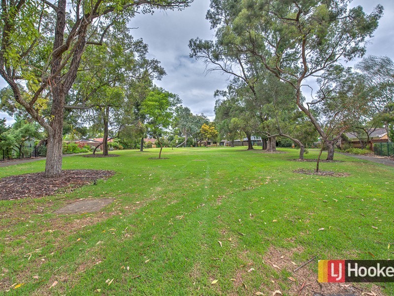 26 Grenadier Drive, Thornlie WA 6108