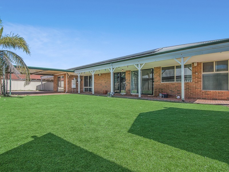 21 Lydiard Retreat, Canning Vale WA 6155