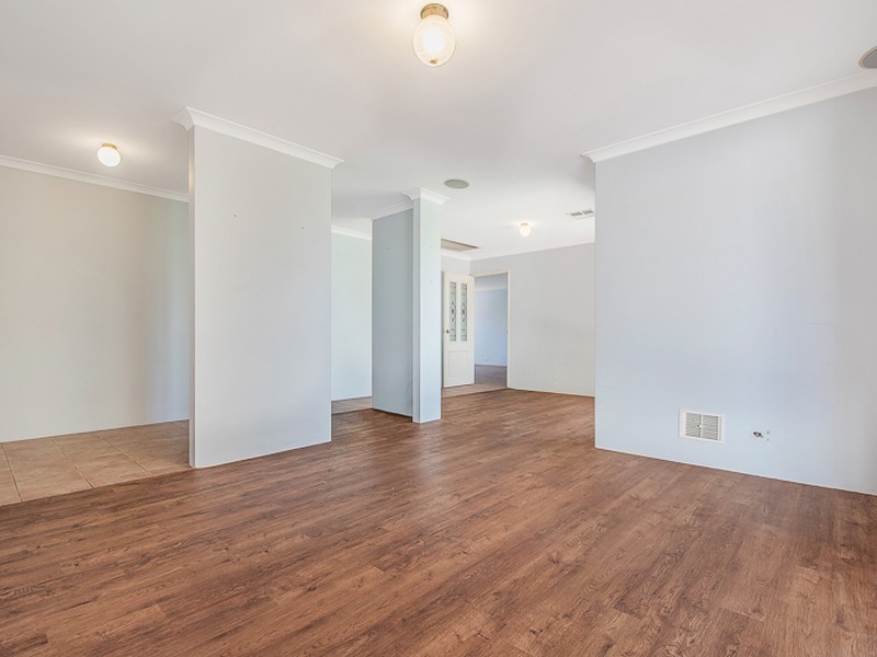 21 Lydiard Retreat, Canning Vale WA 6155