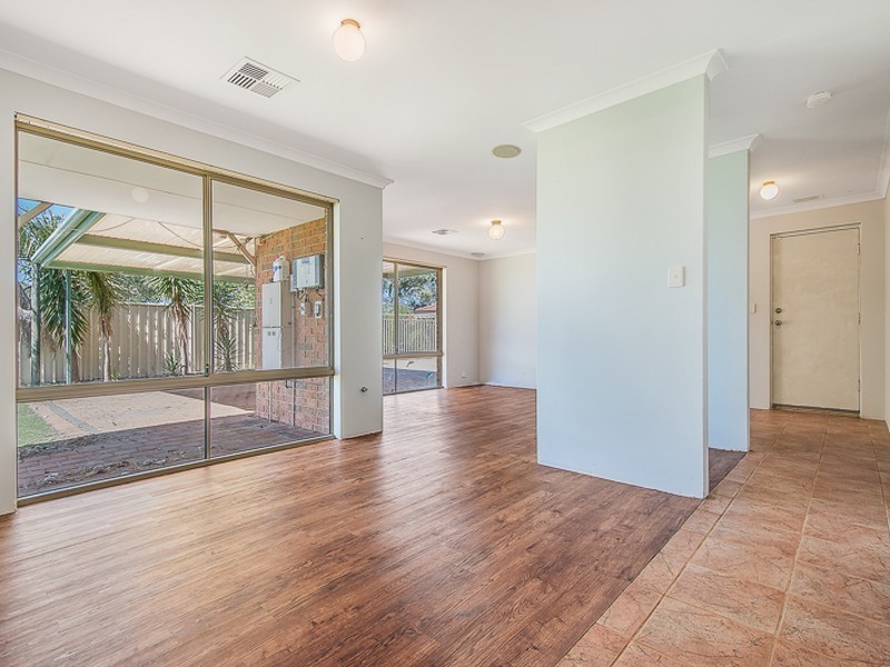 21 Lydiard Retreat, Canning Vale WA 6155