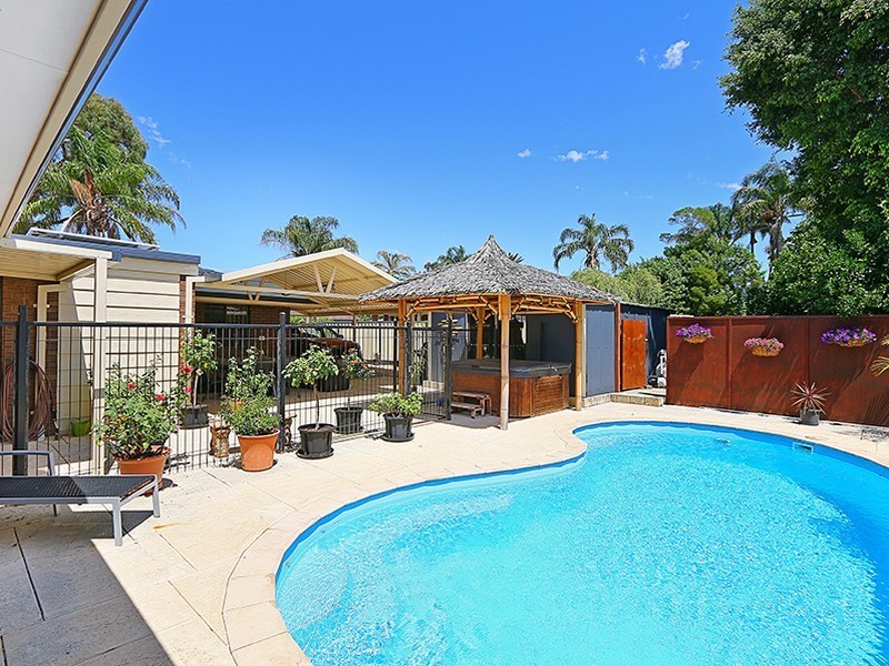 13 Dunholme Place, Huntingdale WA 6110