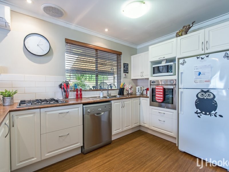 26 Lyrebird Way, Thornlie WA 6108