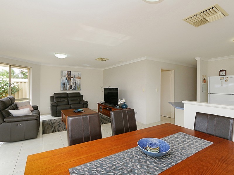 34 Amherst Road, Canning Vale WA 6155