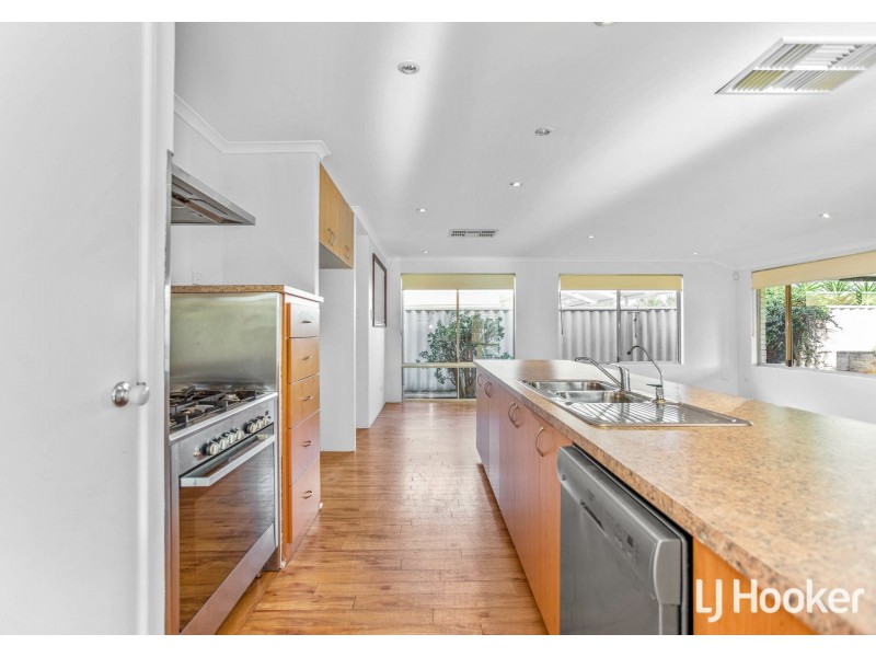 14 Bindoon Loop, Huntingdale WA 6110