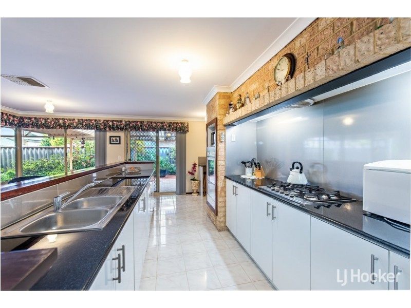 15 Lavender Close, Thornlie WA 6108