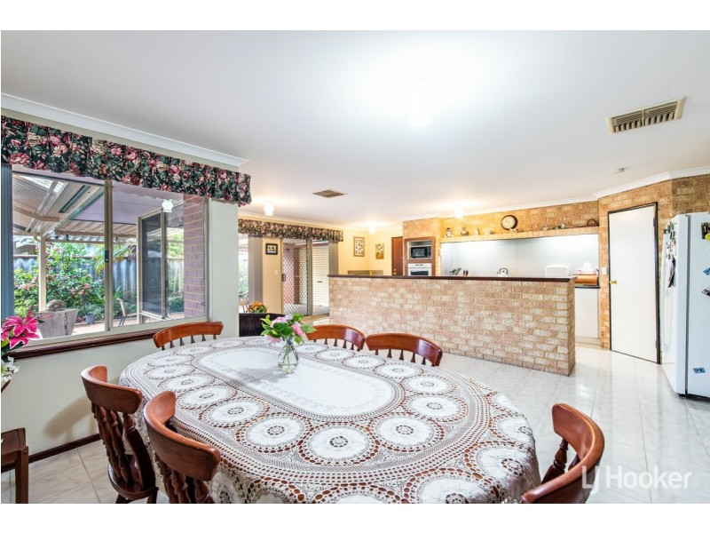 15 Lavender Close, Thornlie WA 6108