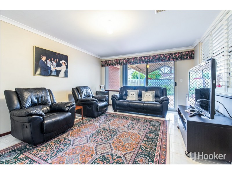 15 Lavender Close, Thornlie WA 6108