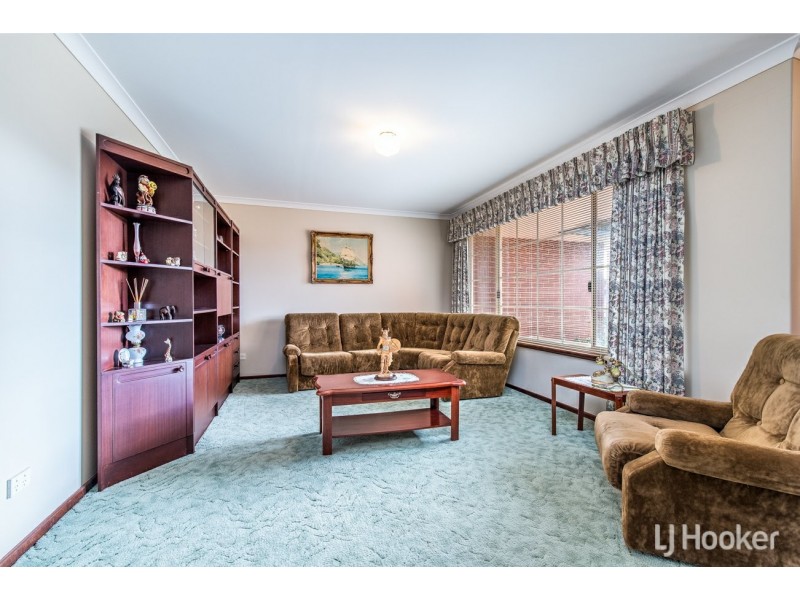 15 Lavender Close, Thornlie WA 6108