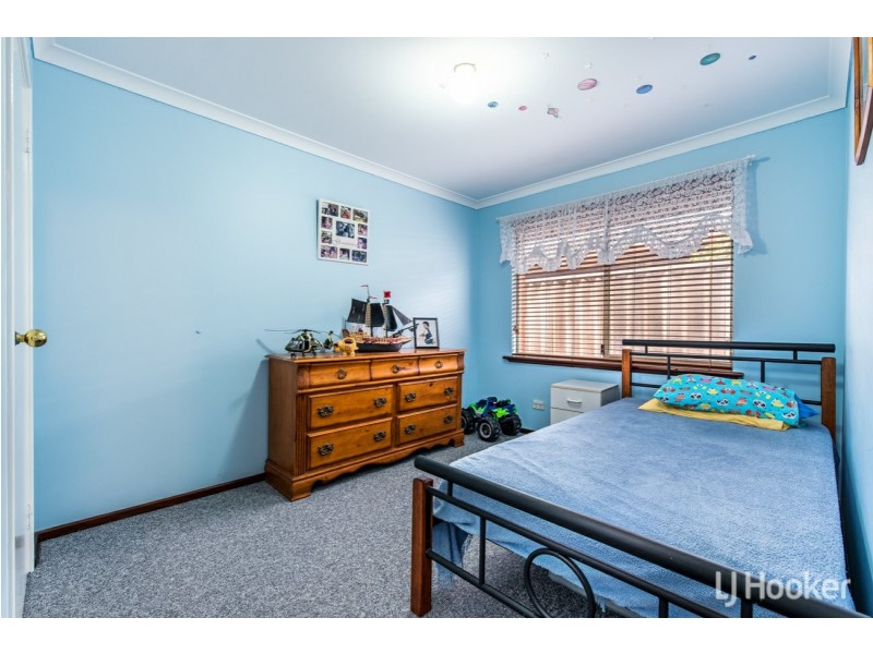 15 Lavender Close, Thornlie WA 6108