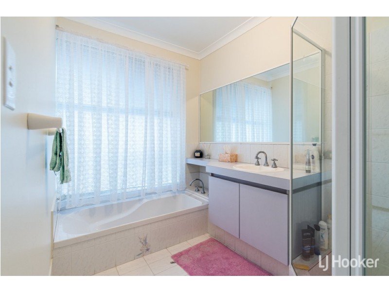 15 Lavender Close, Thornlie WA 6108