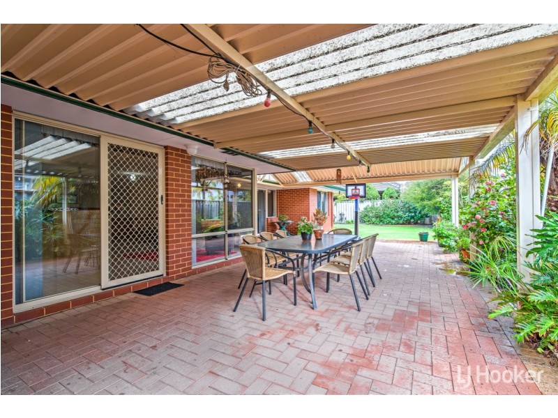 15 Lavender Close, Thornlie WA 6108