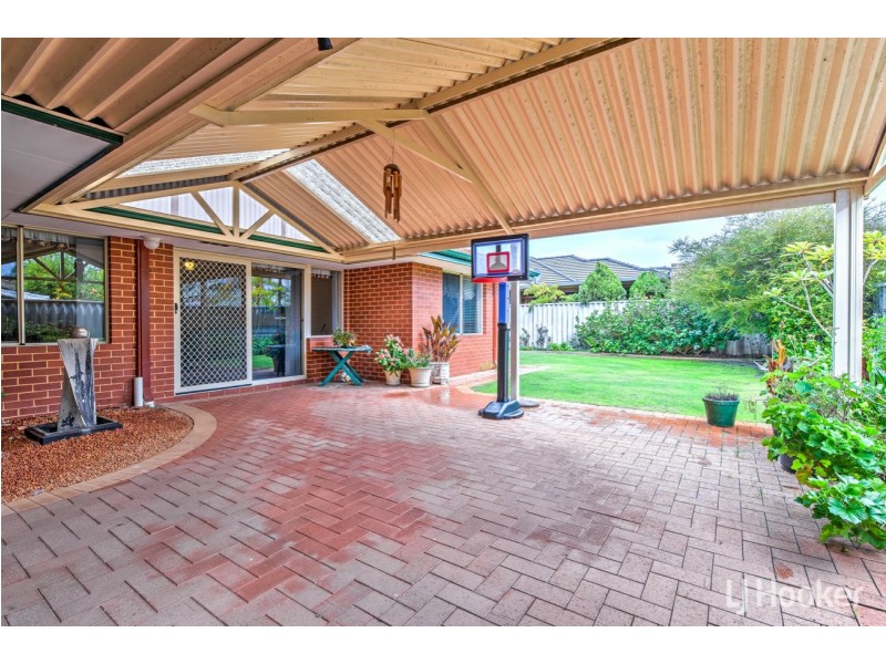 15 Lavender Close, Thornlie WA 6108