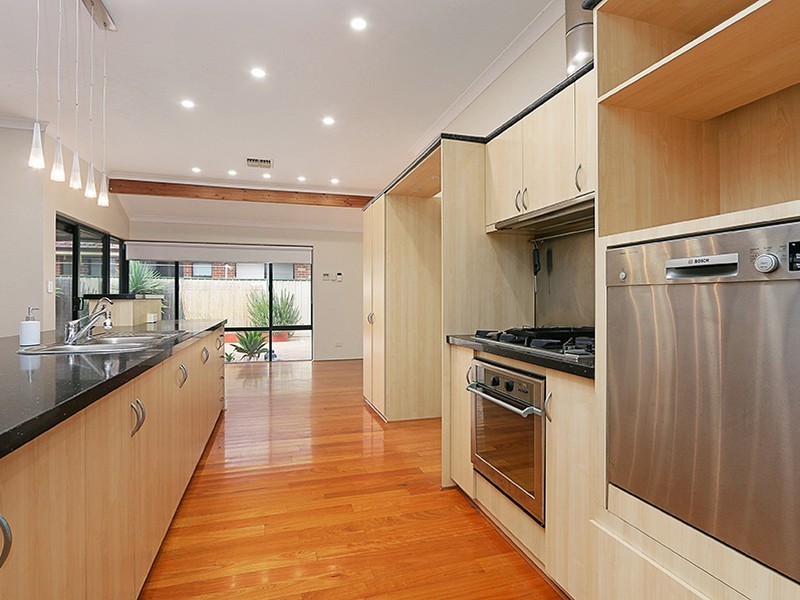 4 Buscot Close, Canning Vale WA 6155