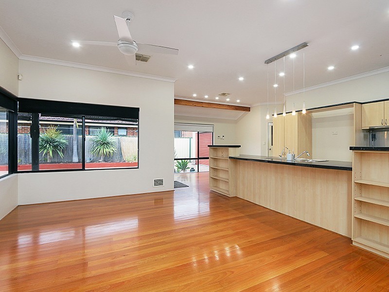 4 Buscot Close, Canning Vale WA 6155