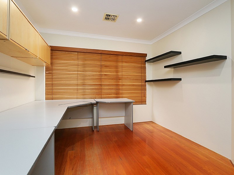 4 Buscot Close, Canning Vale WA 6155