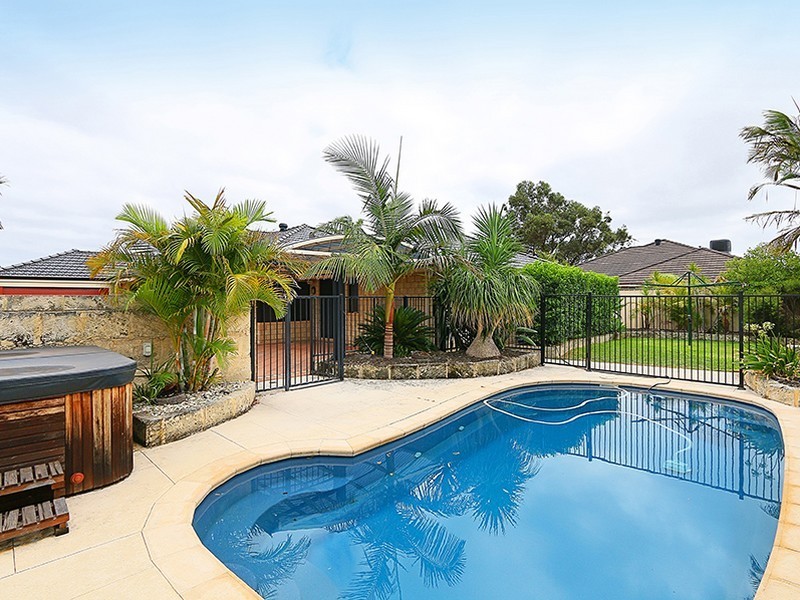 4 Buscot Close, Canning Vale WA 6155