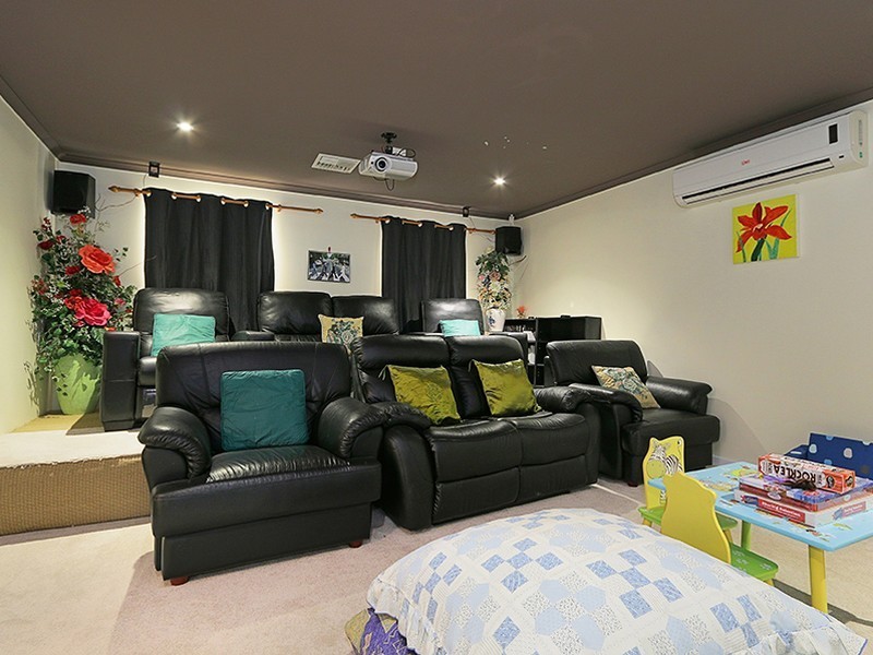 9 Waterview Parade, Southern River WA 6110