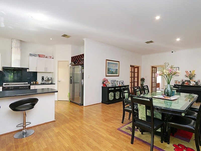 9 Waterview Parade, Southern River WA 6110