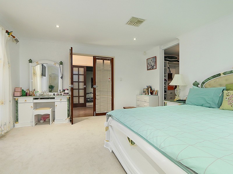 9 Waterview Parade, Southern River WA 6110