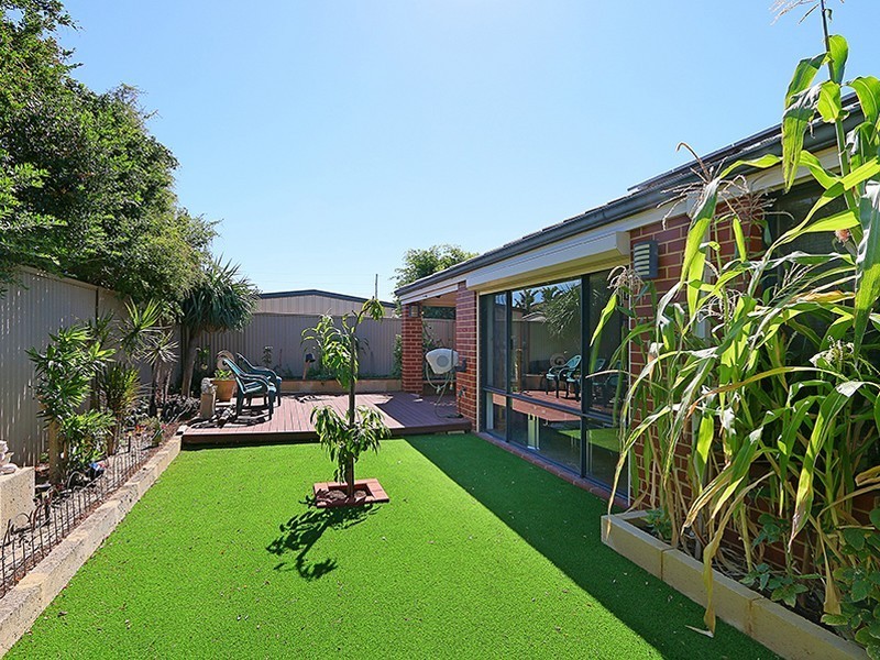 9 Waterview Parade, Southern River WA 6110