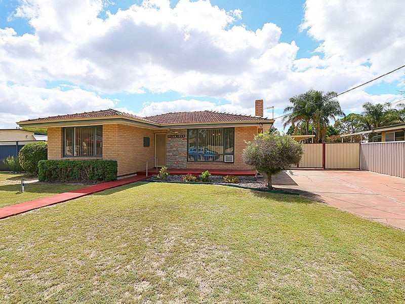 4 Coops Avenue, Thornlie WA 6108