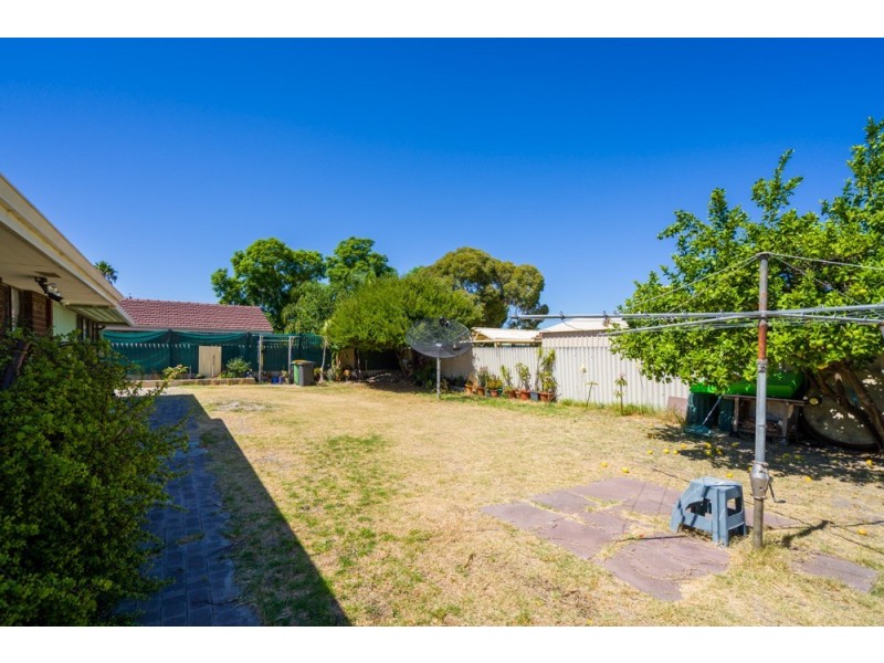 1 McMahon Street, Thornlie WA 6108