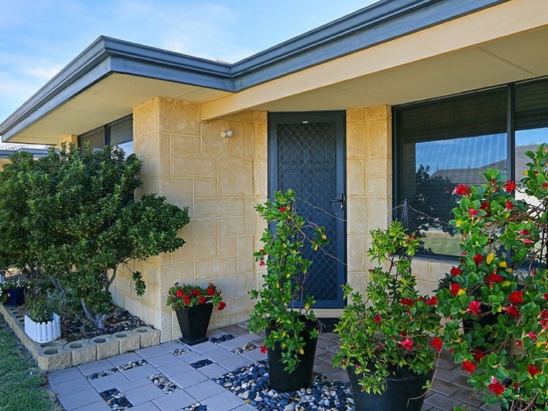 26 Glasgow Way, Seville Grove WA 6112