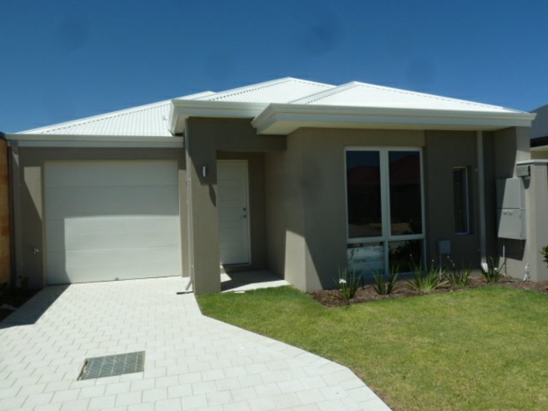 7 Macadamia Loop, Piara Waters WA 6112