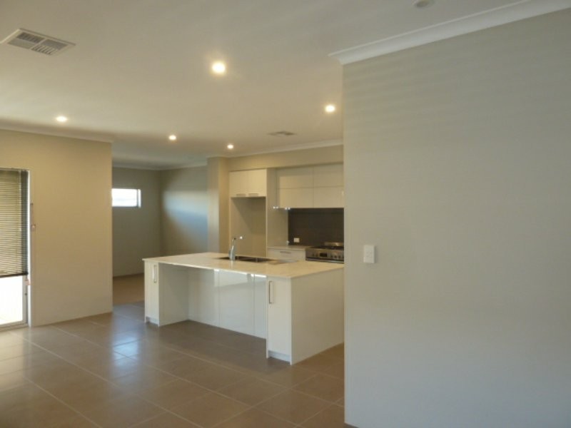 60 Fernleaf Loop, Piara Waters WA 6112