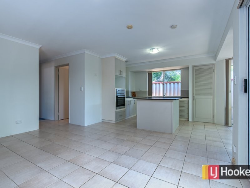 10 Towncentre Drive, Thornlie WA 6108