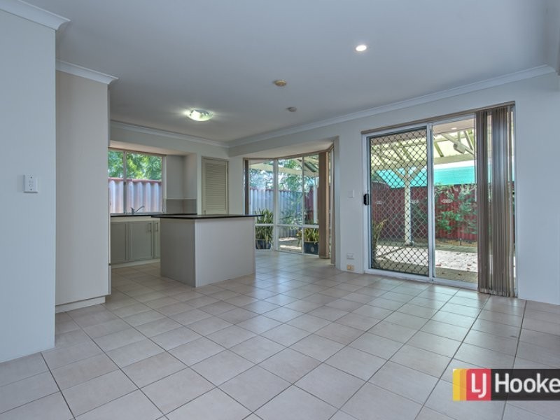 10 Towncentre Drive, Thornlie WA 6108