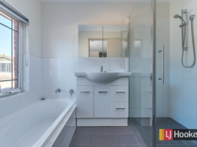 10 Towncentre Drive, Thornlie WA 6108