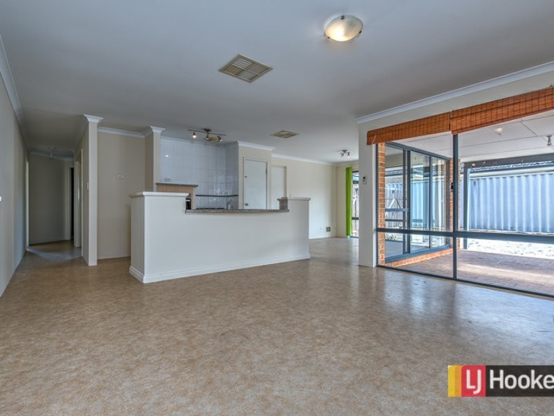 9 Autumn Crescent, Thornlie WA 6108