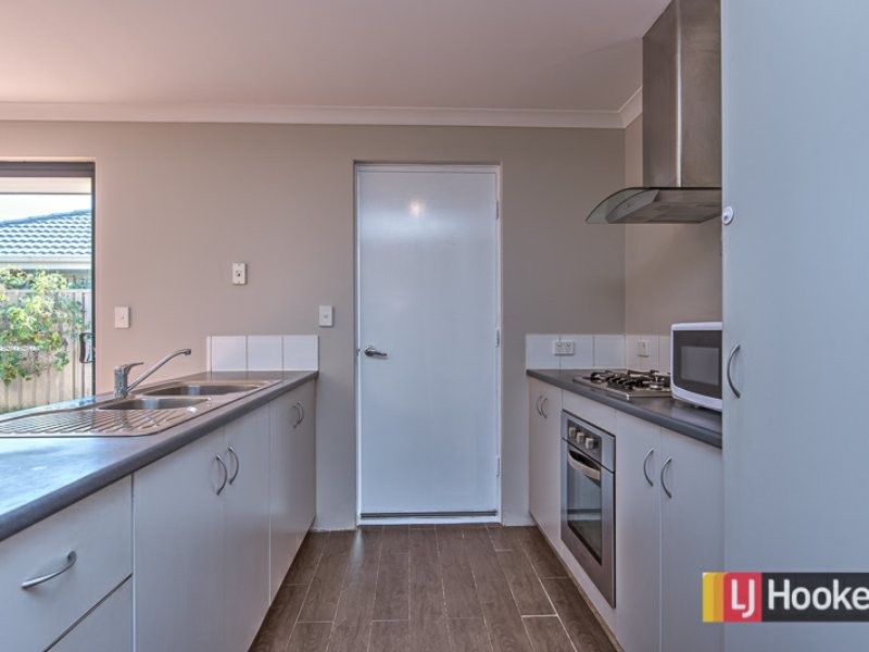 12 Munday Avenue, Brookdale WA 6112