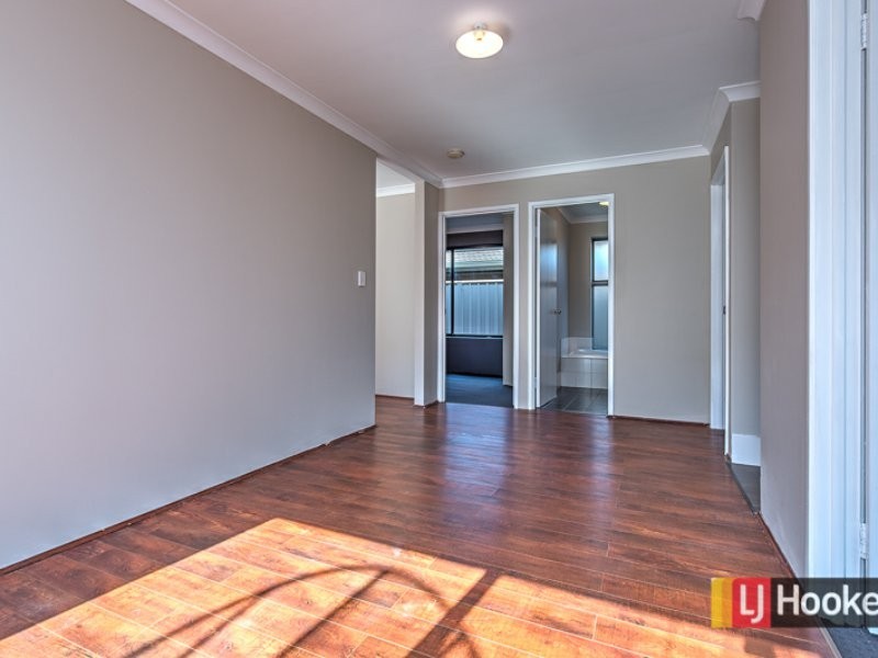 12 Munday Avenue, Brookdale WA 6112