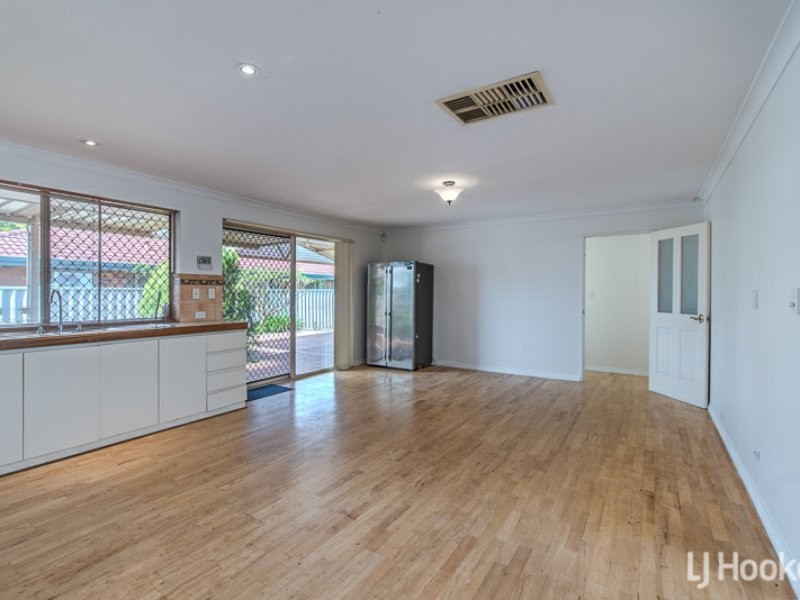 15 Glasson Court, Langford WA 6147