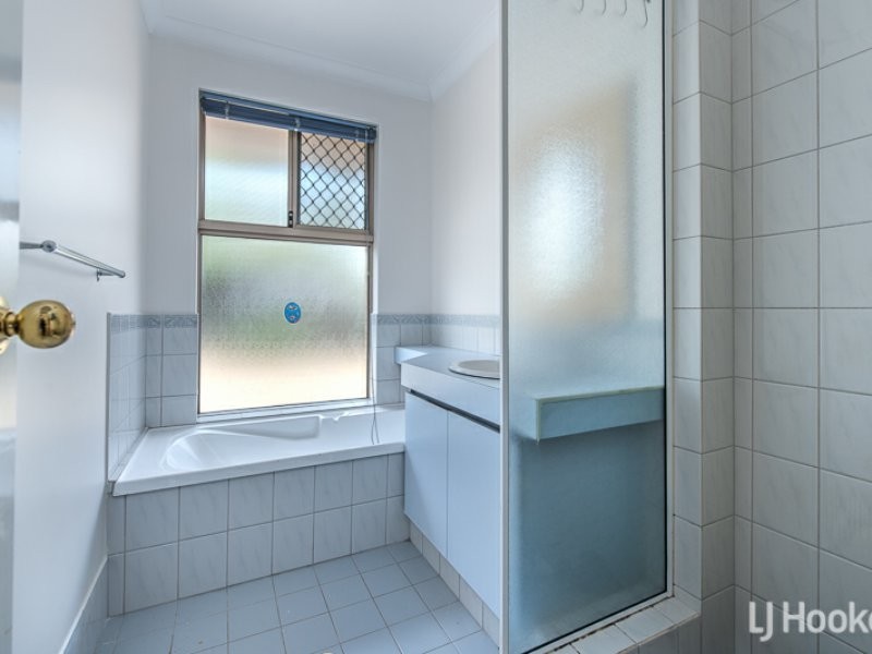 15 Glasson Court, Langford WA 6147