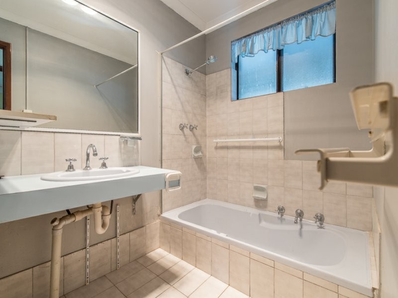 56 Seville Drive, Seville Grove WA 6112