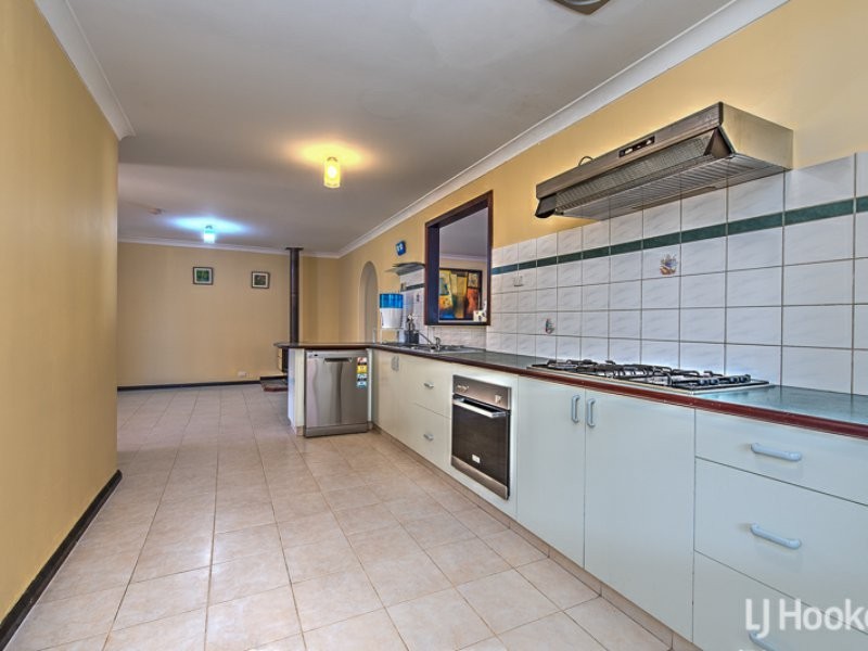 15 Hannan Place, Huntingdale WA 6110