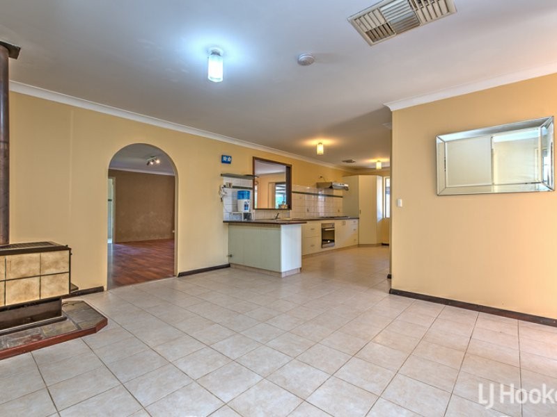 15 Hannan Place, Huntingdale WA 6110