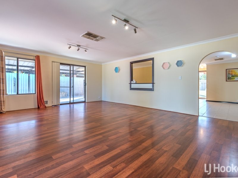 15 Hannan Place, Huntingdale WA 6110