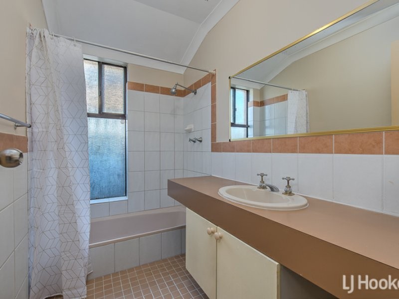 15 Hannan Place, Huntingdale WA 6110