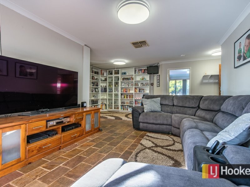 1 Bindoon Loop, Huntingdale WA 6110