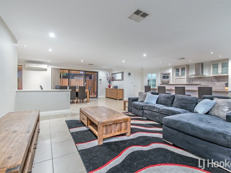 10 Abbotsdale Way, Southern River WA 6110