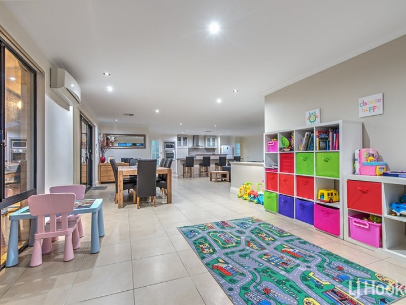 10 Abbotsdale Way, Southern River WA 6110